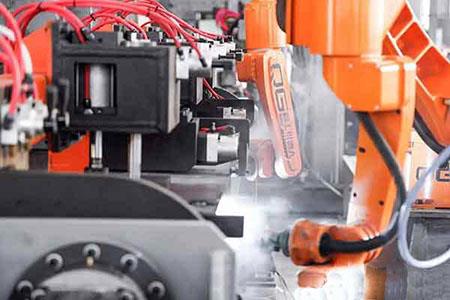 End beam welding robotti on tarkoitus ottaa käyttöön suuressa mittakaavassa End beam welding robot is about to put into use on a large scale.jpg