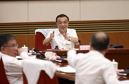 Valmistuspäivitykset ja talouden uudelleenjärjestely Kiinan pääministerin Li Keqiang.jpg kanssa Manufacturing Upgrades and Economic Restructuring with Chinese Premier Li Keqiang.jpg