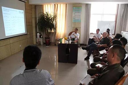 Saksalaiset asiantuntijat harjoittavat teoreettista ja käytännön harjoittelua yrityksemme hitsaajille612112017.jpg German experts conduct theoretical and practical training for our company’s welders612112017.jpg